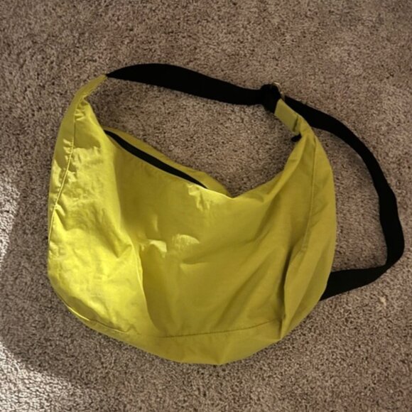 BAGGU large crescent in sour / chartreuse - Picture 2 of 2